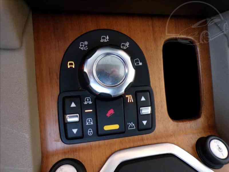 Land Rover Discovery 3,0 TDV6 HSE TAŽNÉ ZAŘÍZENÍ - foto 7