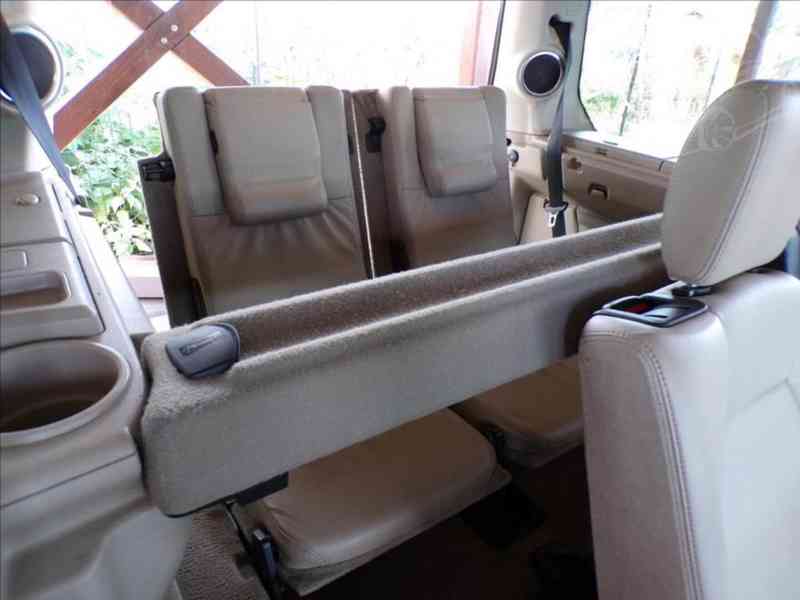 Land Rover Discovery 3,0 TDV6 HSE TAŽNÉ ZAŘÍZENÍ - foto 13