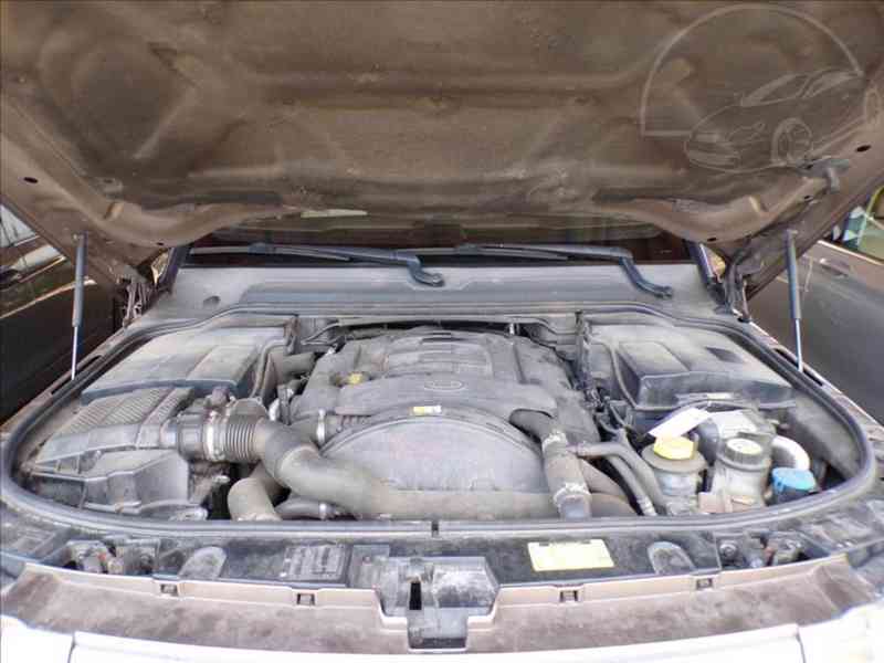 Land Rover Discovery 3,0 TDV6 HSE TAŽNÉ ZAŘÍZENÍ - foto 16