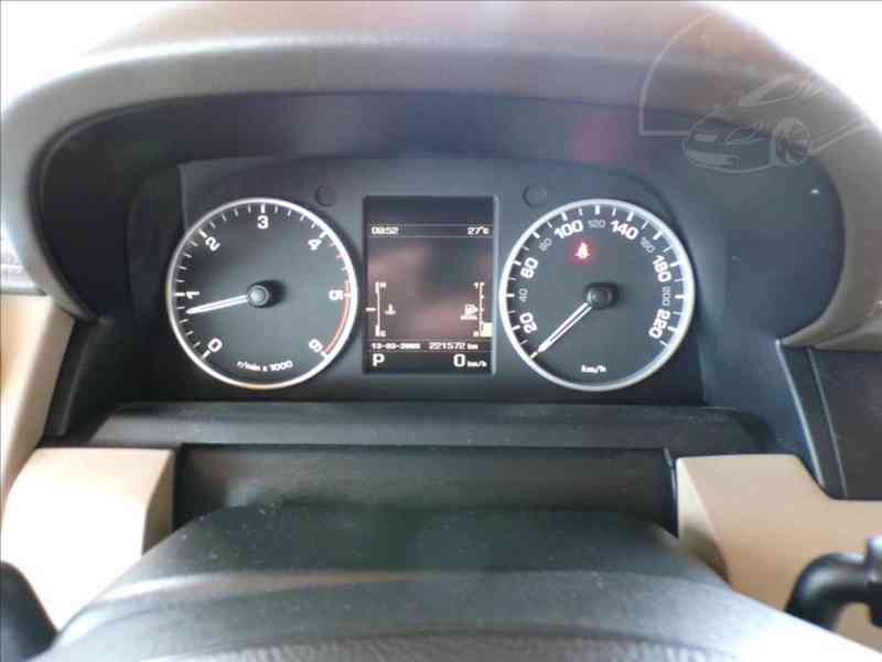 Land Rover Discovery 3,0 TDV6 HSE TAŽNÉ ZAŘÍZENÍ - foto 5