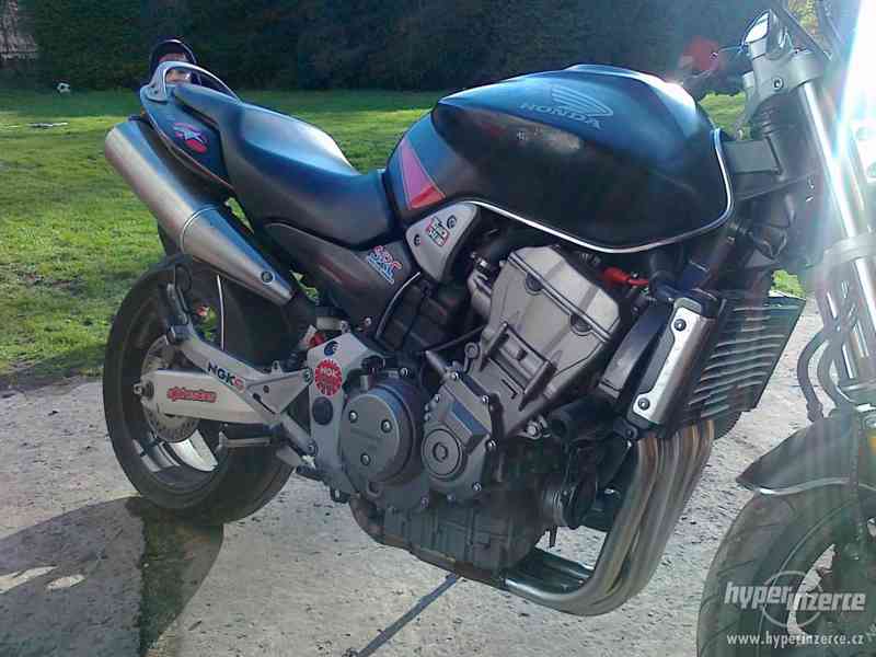 Honda Hornet 900 - foto 1