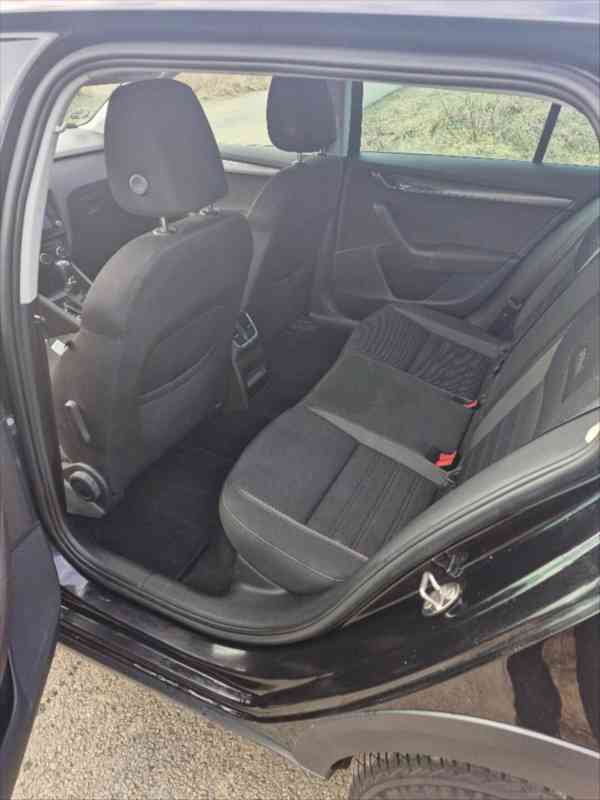 Škoda Octavia 2,0 Scout - foto 15