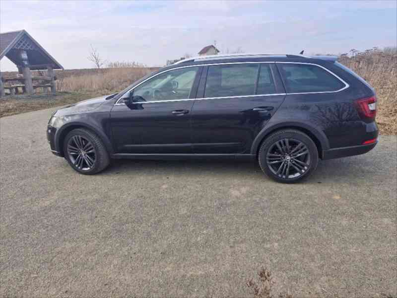 Škoda Octavia 2,0 Scout - foto 7