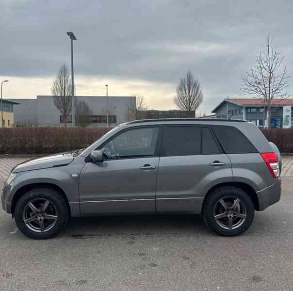 Suzuki Grand Vitara 2,0i benzín 103kw - foto 8