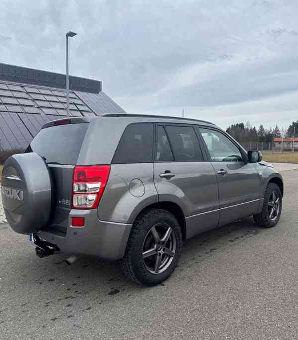 Suzuki Grand Vitara 2,0i benzín 103kw - foto 4