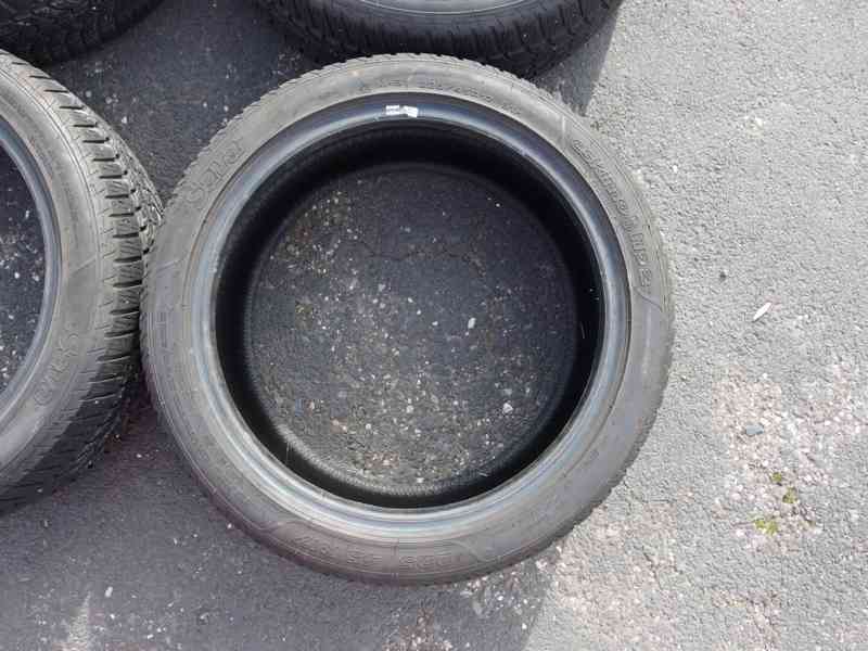 Sada zimních pneumatik 225/45 R17 - foto 5