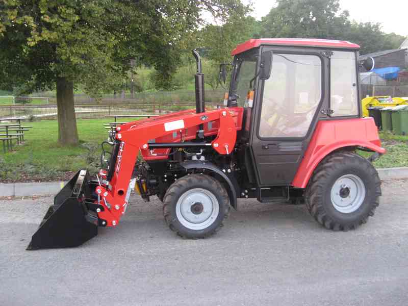 Prodam traktor Belarus 320 nový k tomu čelný nakladač  - foto 2