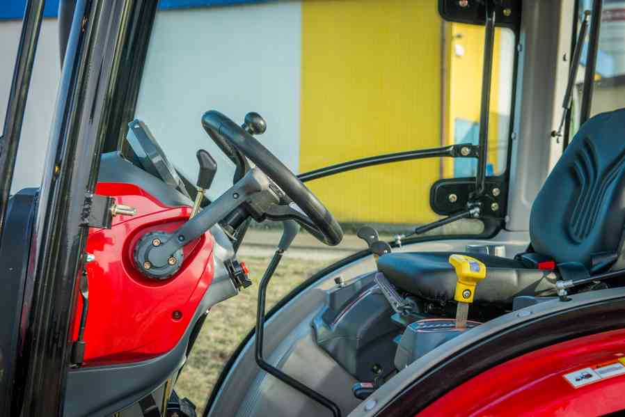 Traktor HANWO HWE 354R, STAGE V, 4 válcový motor víčko - foto 6