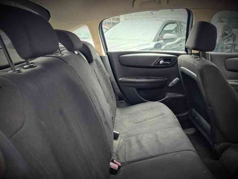 Citroen C4 1,4i16V Comfort ČR - foto 12