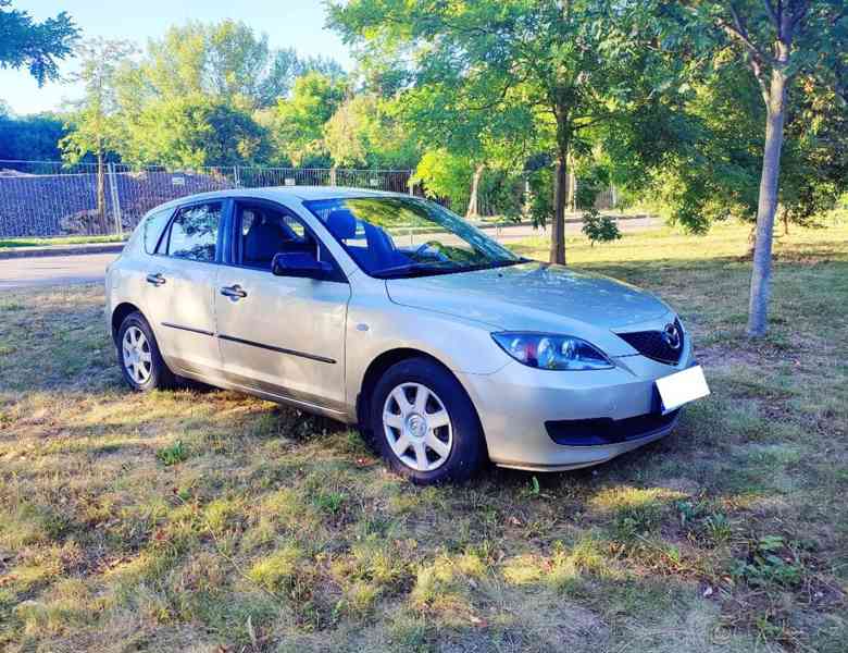 Mazda 3, pěkná - garážována - foto 1