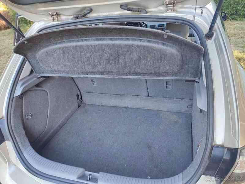 Mazda 3, pěkná - garážována - foto 11
