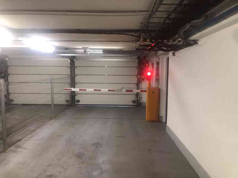 Pronájem garážového stání - foto 2