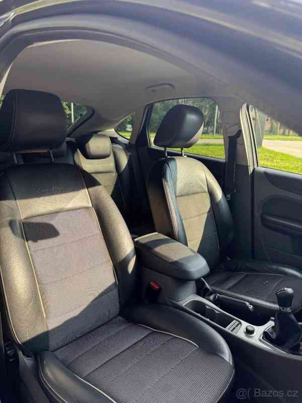 Ford Focus 1,6   benzín - foto 8