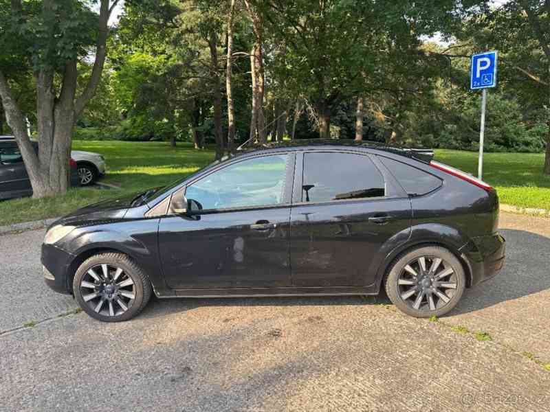 Ford Focus 1,6   benzín - foto 2