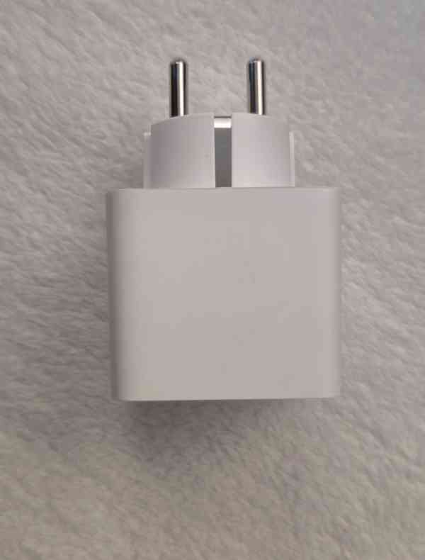 Chytrá zásuvka Philips Hue Smart Plug 929003050901 - foto 3