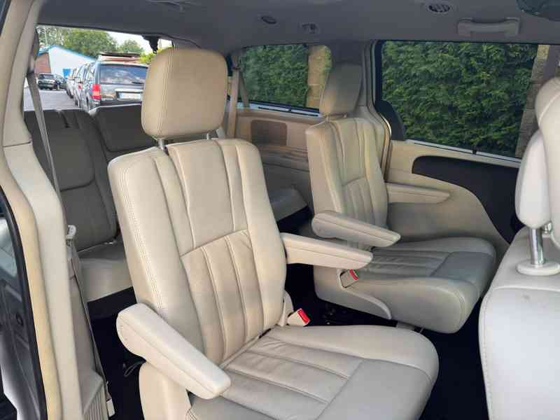 Chrysler Town Country 3,6 Penta DVD 2011 - foto 7