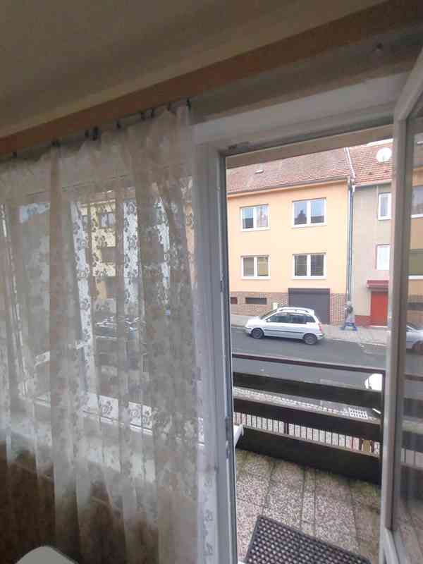 1.lůž. pokoj s balkonem a k. linkou v RD, student/ka - foto 9