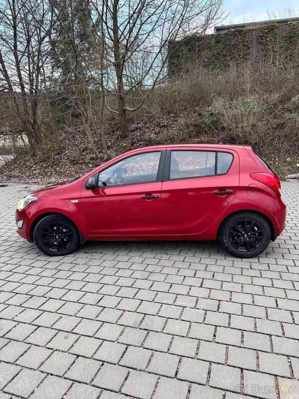 Hyundai i20 92000 km, jeden majitel - foto 9