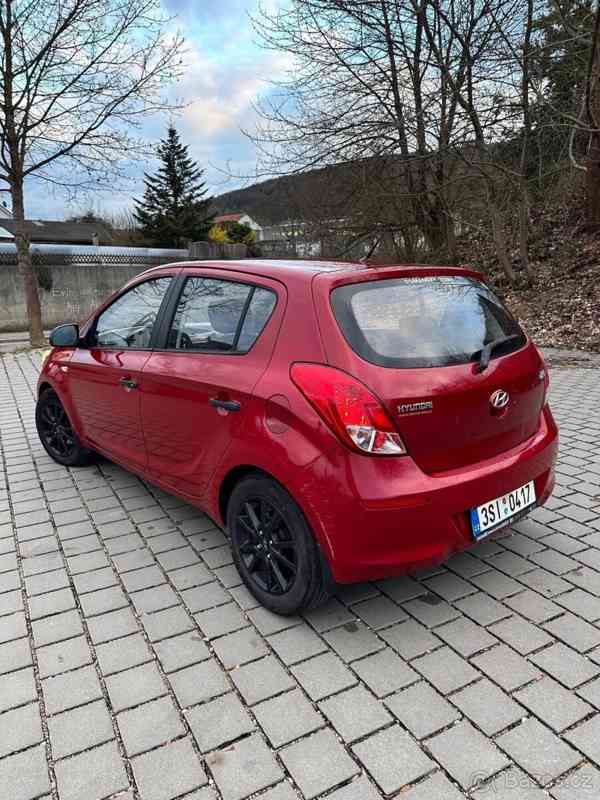 Hyundai i20 92000 km, jeden majitel - foto 8