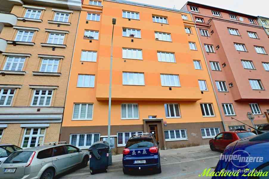 Prodej bytu Praha 3 ul. Jeseniova - foto 1