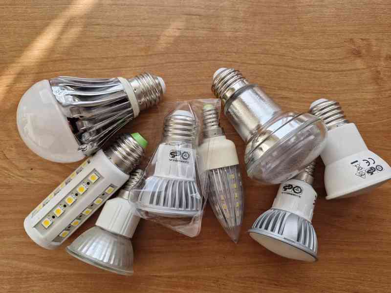 Osm historických LED žárovek pro sběratele - foto 2