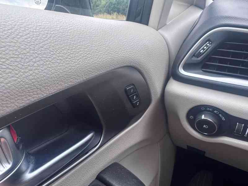 Chrysler Pacifica 3,6 L RU RADAR ADAPTTEMP 2022 - foto 19