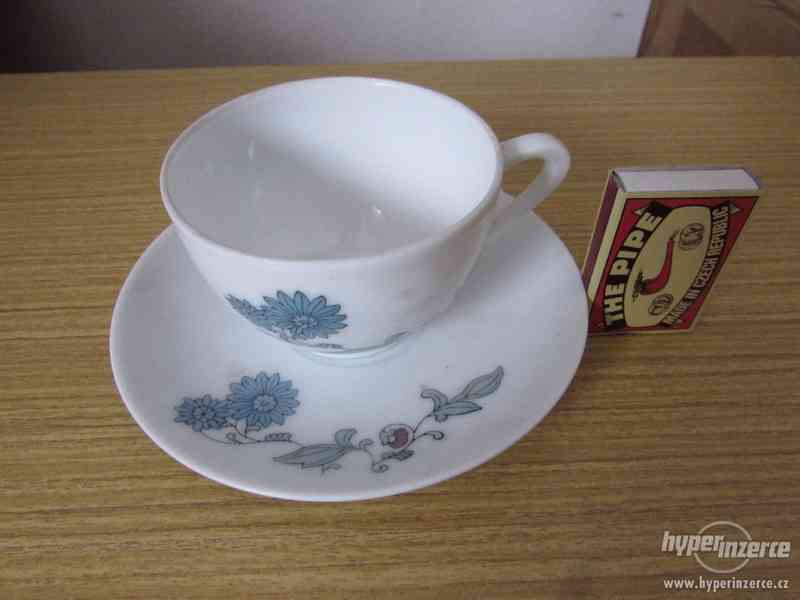 starožitný šálek na čaj - foto 2