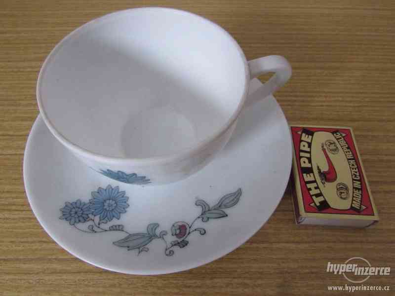 starožitný šálek na čaj - foto 3