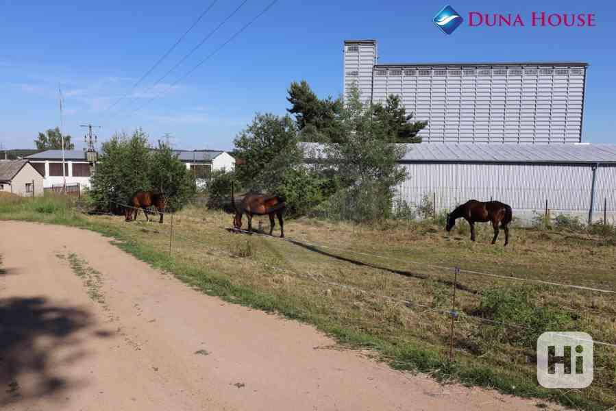 Prodej stavebního pozemku - foto 6