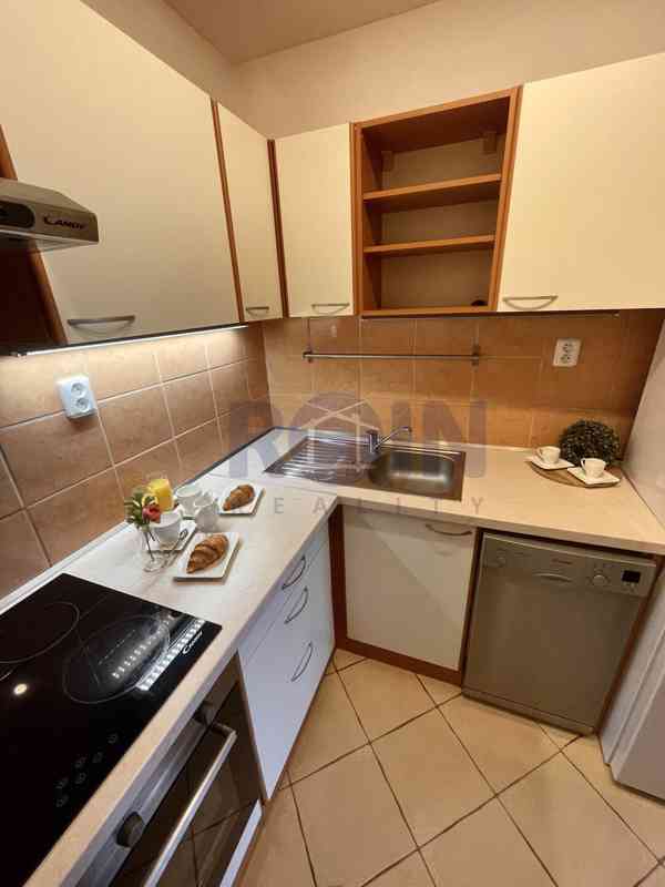 Slunné a útulné bydlení 2+kk k pronájmu, 7.p., MB - foto 2