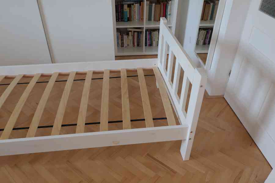 Postel bílá z masivu 90x200 - foto 3