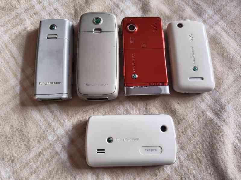 Mobilní tlačítkové telefony Sony Ericsson č.1 - foto 8