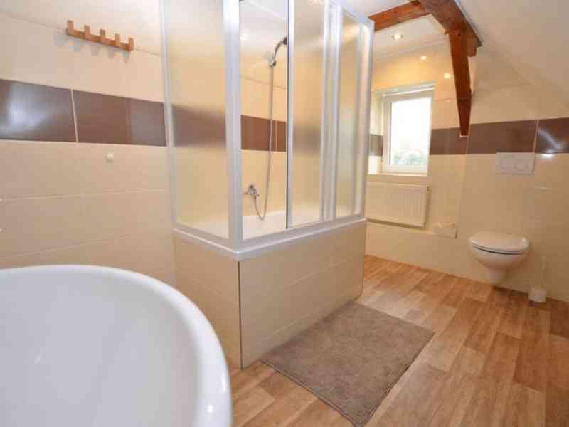 Zrekonstruovaná výdělečná nemovitost pro 33 osob u Klínovce - foto 21