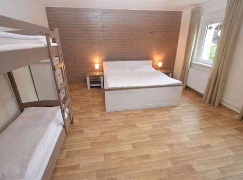 Zrekonstruovaná výdělečná nemovitost pro 33 osob u Klínovce - foto 8
