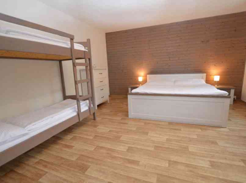 Zrekonstruovaná výdělečná nemovitost pro 33 osob u Klínovce - foto 11