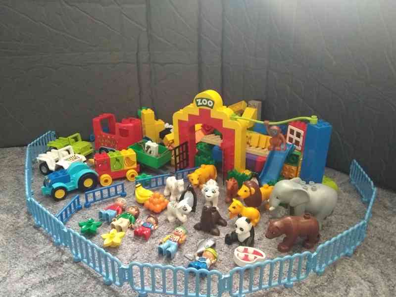 DuploVelká Duplo stavebnice smíchaná dohromady - foto 8