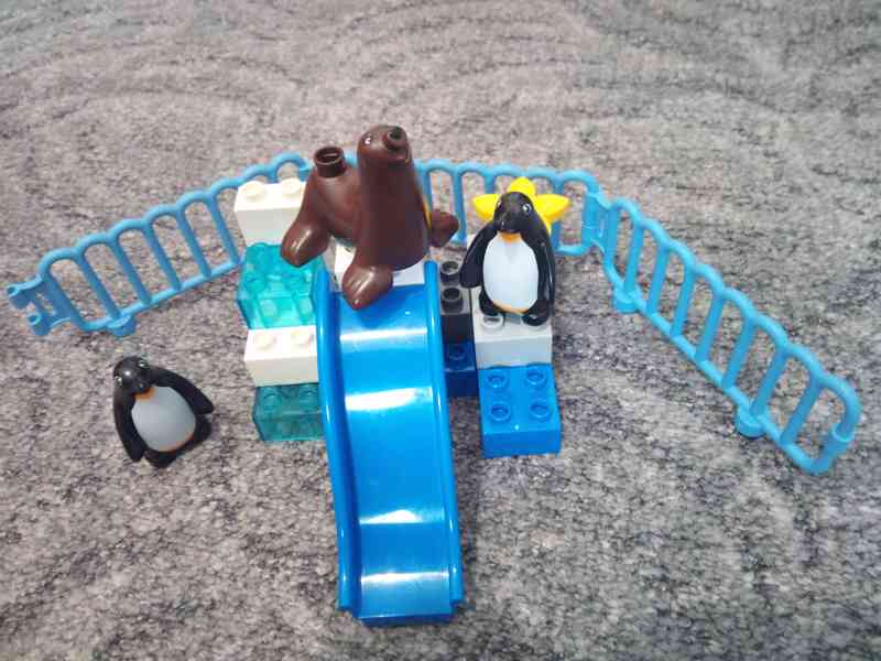 DuploVelká Duplo stavebnice smíchaná dohromady - foto 11