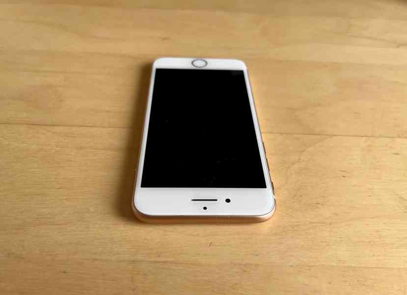 iPhone 8 64GB Zlatý - foto 5