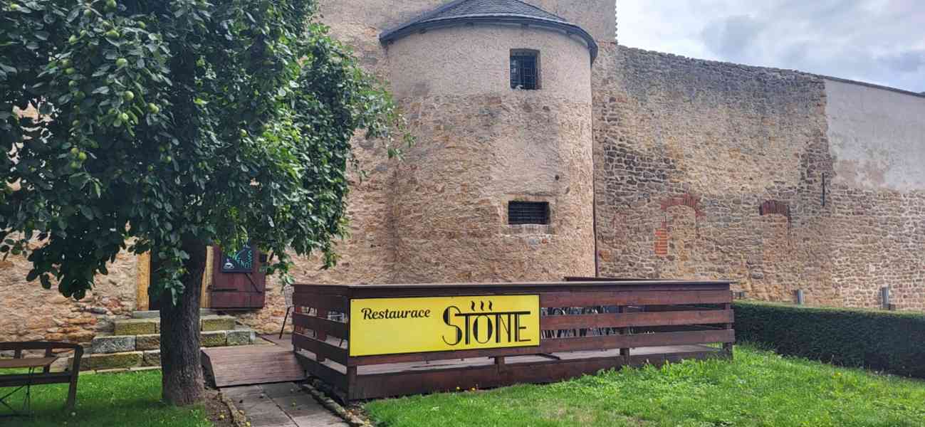 Pronájem zavedené restaurace ve Dvoře Králové n.L. - foto 3