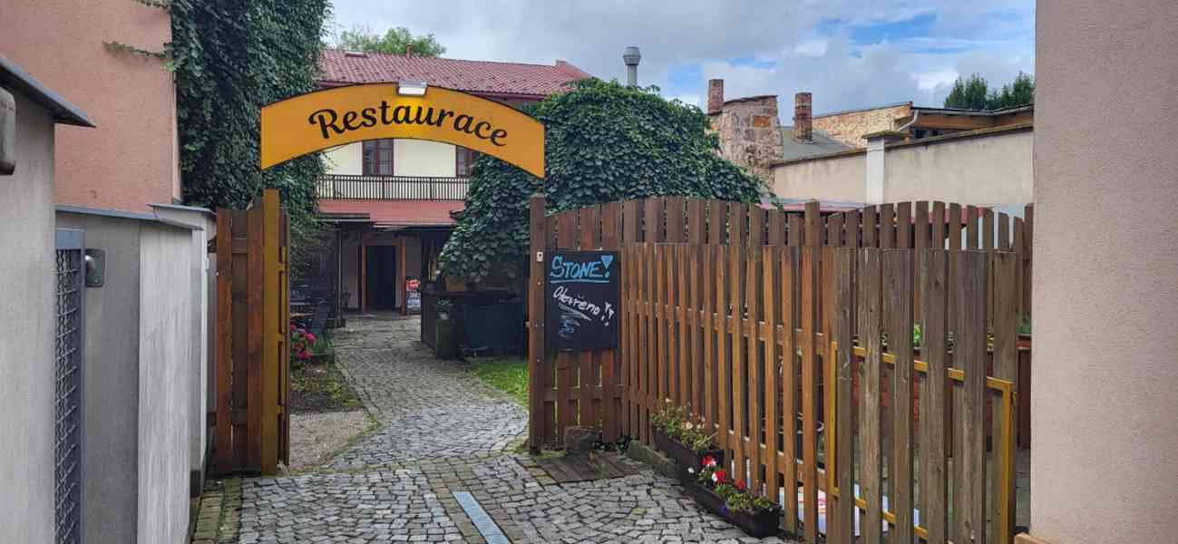 Pronájem zavedené restaurace ve Dvoře Králové n.L. - foto 4
