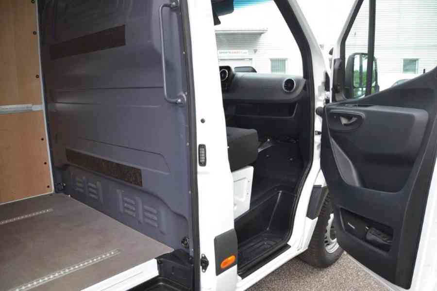 Mercedes-Benz Sprinter 317 CDI XL výbava 22.000 km - foto 10