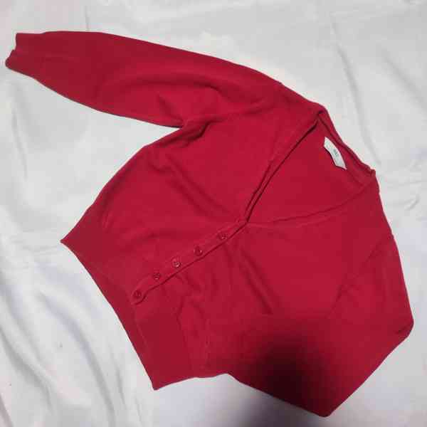 Dětský červený svetřík, vel. 116 - foto 3