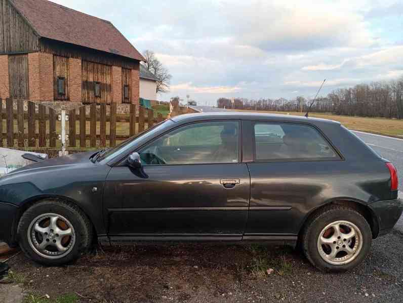 Prodám Audi A3, 1.6 benzín. Rok výroby 1996, 3 dver - foto 3