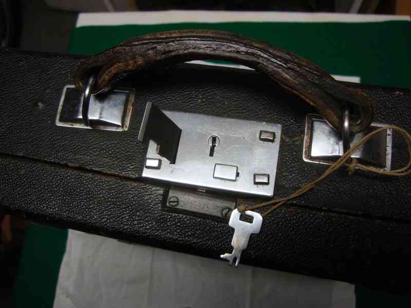 Starožitný retro kufříkový psací stroj Monta funkční pěkný - foto 20