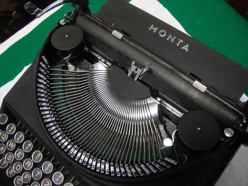 Starožitný retro kufříkový psací stroj Monta funkční pěkný - foto 12