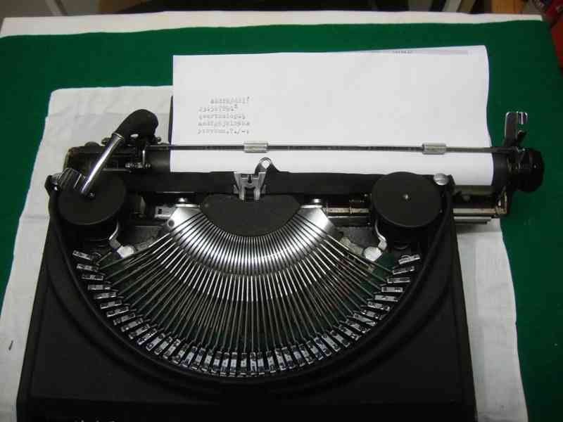 Starožitný retro kufříkový psací stroj Monta funkční pěkný - foto 6