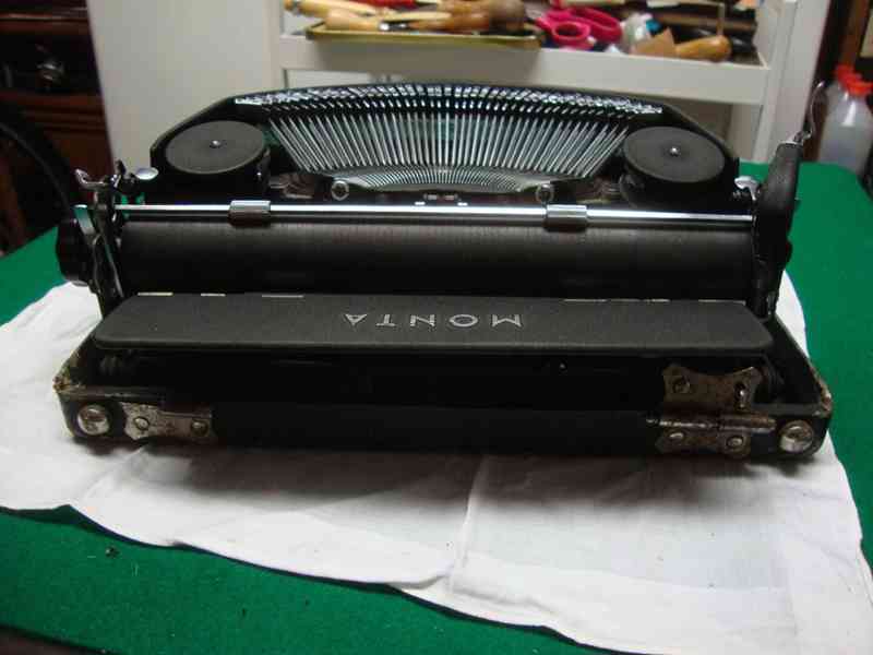 Starožitný retro kufříkový psací stroj Monta funkční pěkný - foto 9