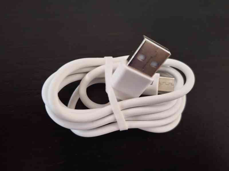 USB nabíjecí a datový kabel typ C