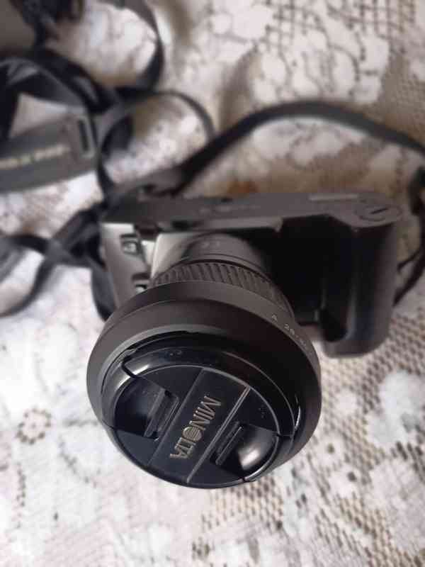 Prodám kinofilmový fotoaparát Yashica electro + objektiv - foto 6