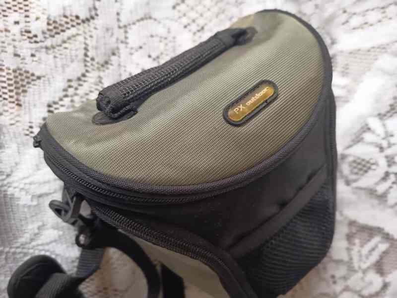 Prodám kinofilmový fotoaparát Yashica electro + objektiv - foto 7